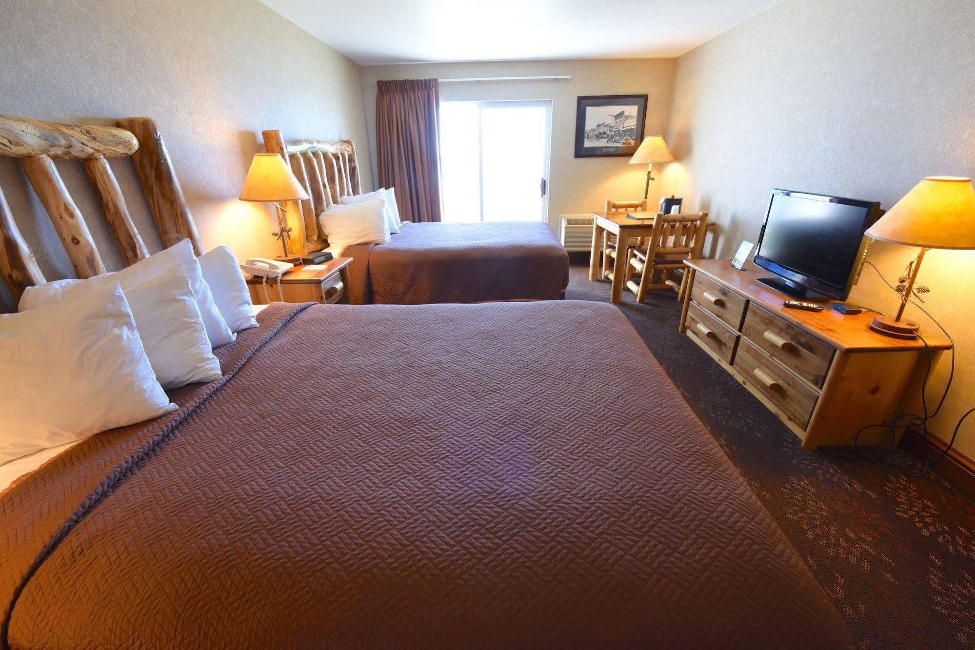Bridge Vista Beach Hotel And Convention Center Mackinaw City Exteriör bild